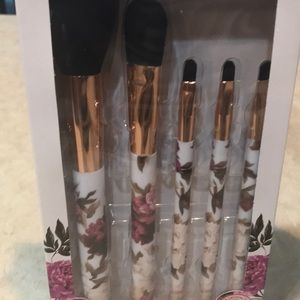 5 piece set ,makeup brush set